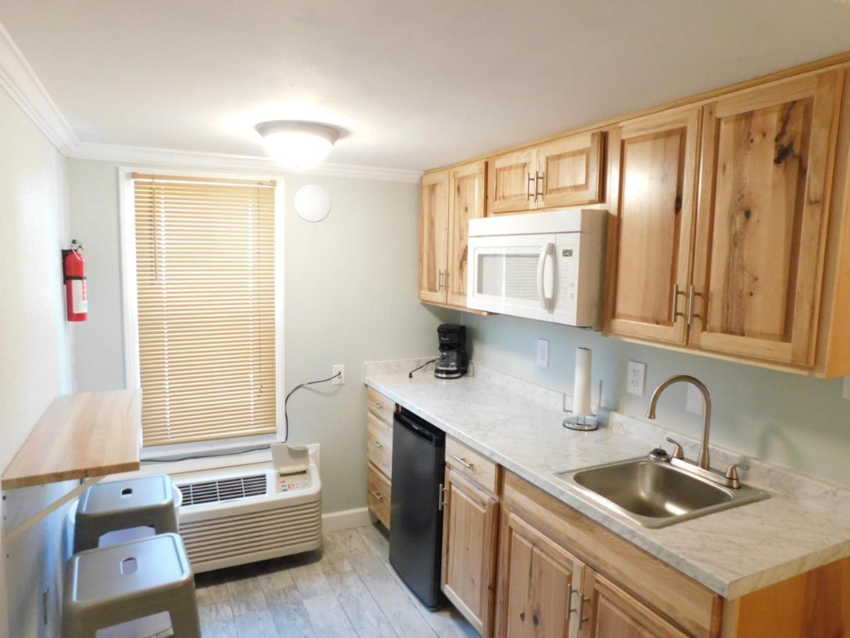 Budget Friendly Condo Perfect For A Romantic Getaway Within Walking Distance To The Beach! غولف شورز المظهر الخارجي الصورة